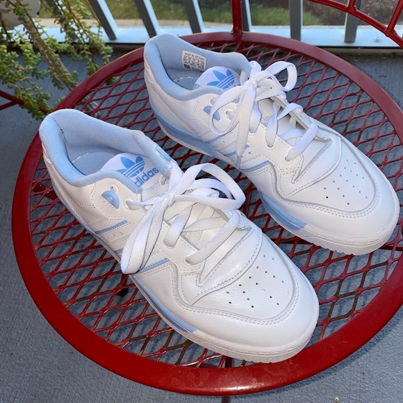 Adidas sneakers - Picture 2 of 6